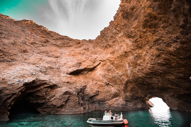 Rent a rib boat (per hour) - Logistics: Meeting Point and Group Size