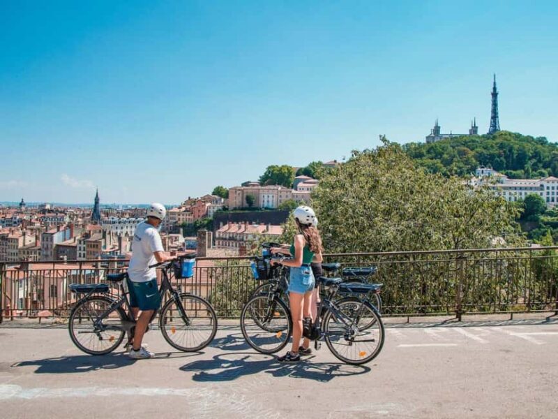 Rent an electric bike for the day in Lyon (+4h) - Explore Lyon on a Practical, Eco-Friendly Electric Bike for 4 Hours