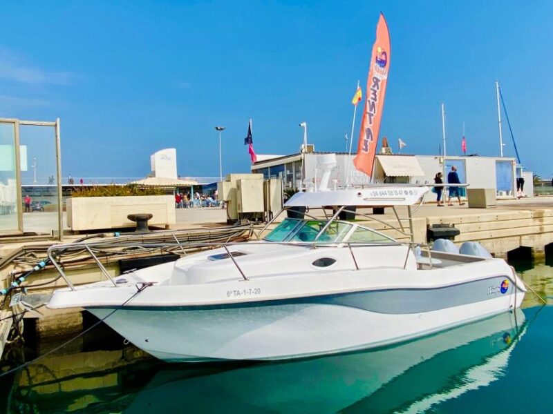 Rent Boat Valencia Yatch Polonova with capitan and drinks - Accessibility and Safety on the Polonova Yacht