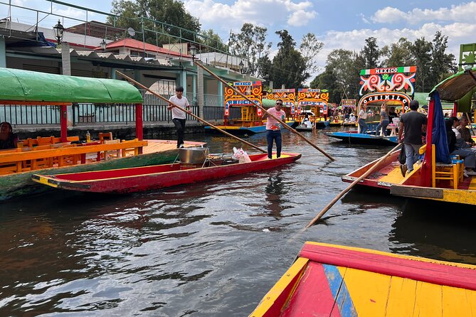Rent our private boat (trajinera) per hours - How the boatman guides your relaxed cruise