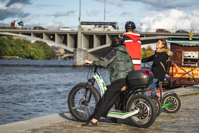 Rent your E-Scooter Hugo Bike in Prague! - Safety and Age Restrictions