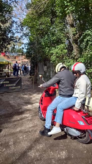 RENTA A VESPA - The Guides and Customer Service