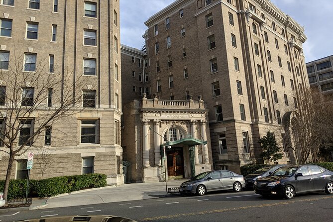 Residences of the Presidentses Walking Tour: Dupont & Kalorama - Starting Point at Krispy Kreme in Dupont Circle