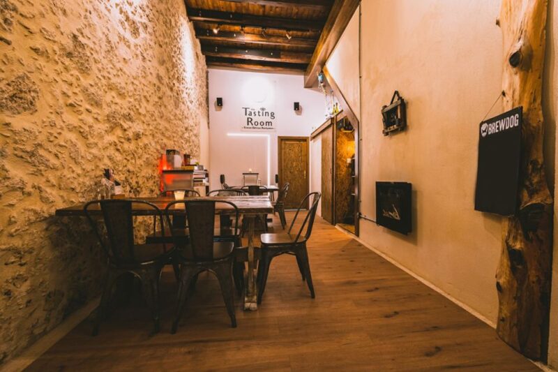 Rethymno: Old Town Walking Tour with Meal - Dining in a Hidden Ottoman Garden