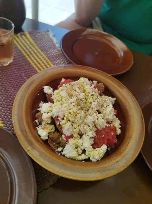 Rethymno:Food Tasting Private Tour at Old Town - Cretan Meze and Wine at a Traditional Taverna