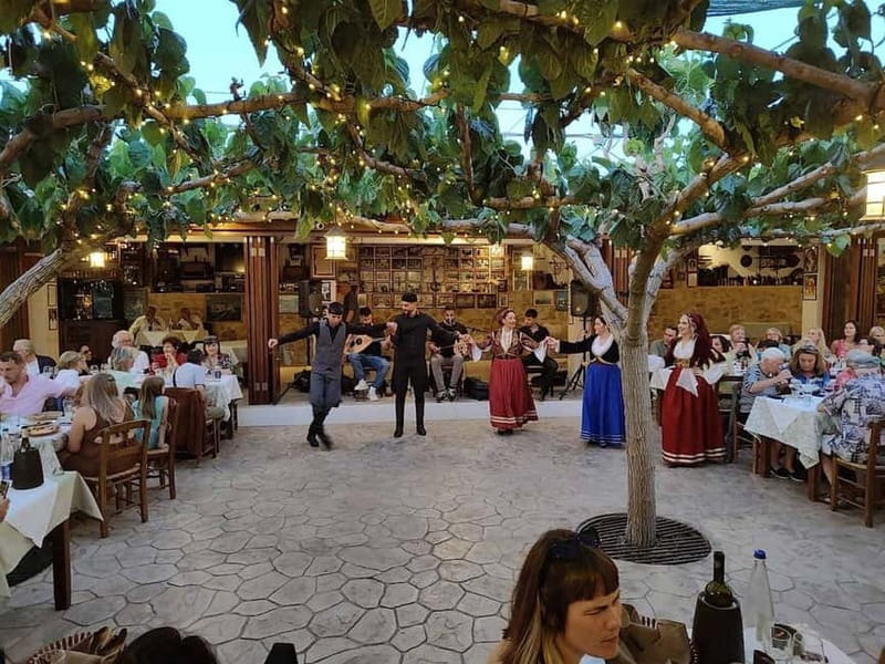 Rethymnon: Cretan Night with Dinner and Live Music - The 6-Course Cretan Dinner: Flavors and Traditions