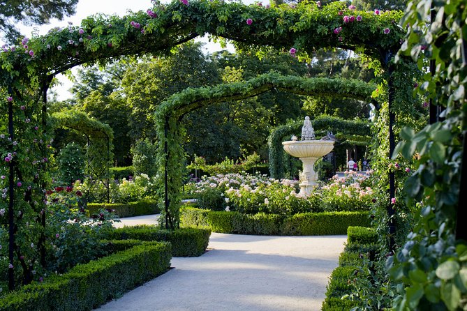 Retiro Park bike tour- Get transported to the XVI century - Starting Point and Tour Logistics in Madrid’s Centro District