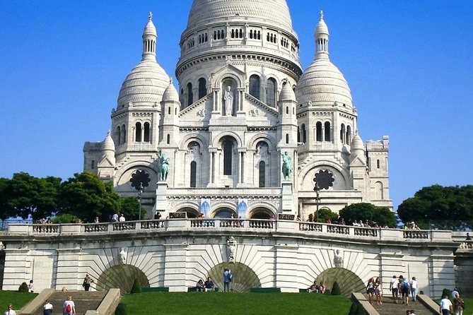 Return transfer from / to Paris Airport - What to Expect During Your Paris Airport Transfer