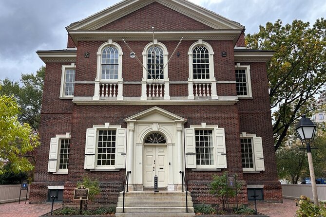 Revolutionary Philadelphia Walking Tour - Honoring Benjamin Franklin with Keys to the Community