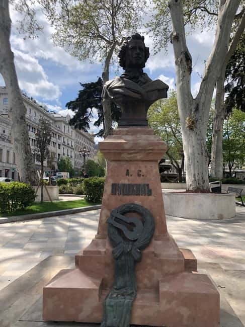 Revolutionary Tbilisi Walking Tour - Key Points