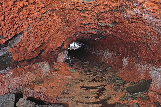 Reykjanes secret G spots - raw edition - Exploring the Lava Tube at Leidarendi Cave