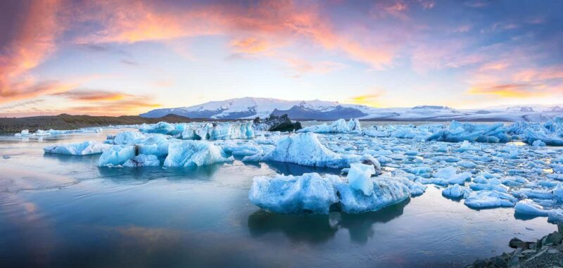 Reykjavik: Glacier Lagoon, Diamond & Black Beach in Chinese - Discover Iceland’s Winter Wonders in a Full-Day Tour with Chinese Guides