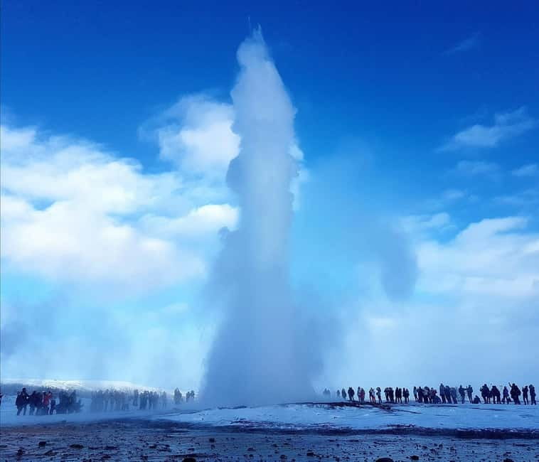 Reykjavík: Golden Circle, 2 Geysers & Geothermal Bakery Tour - Explore Þingvellir: The Site of Iceland’s Oldest Parliament