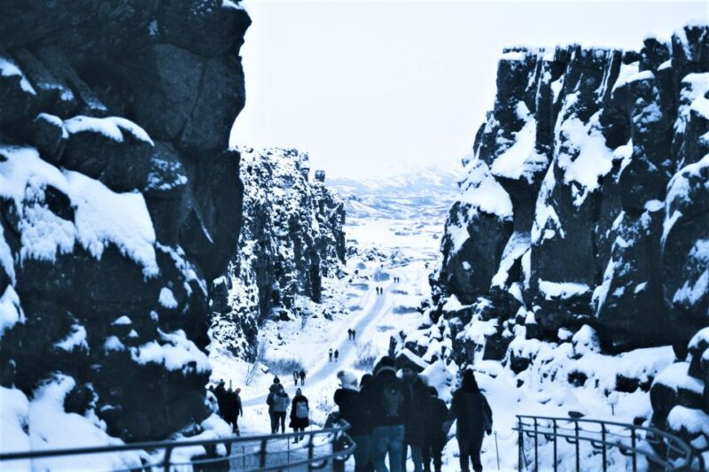 Reykjavík: Golden Circle and Blue Lagoon Tour with Transfers - Exploring Thingvellir National Park’s Unique Geology