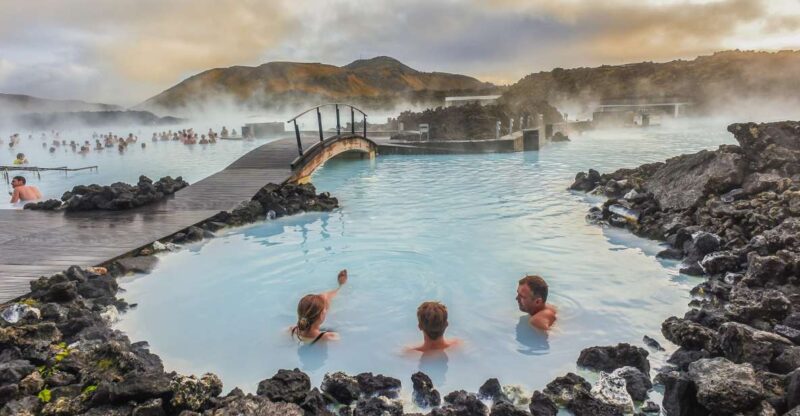 Reykjavík: Golden Circle, Blue Lagoon & Northern Lights Tour - Experience the Famous Golden Circle with Expert Guides