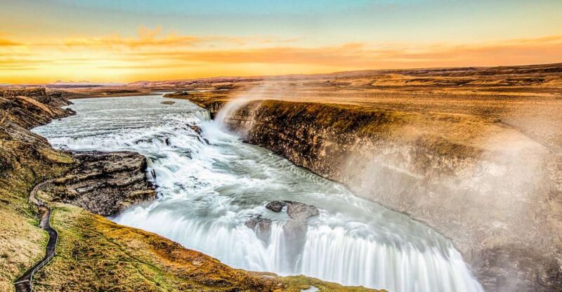 Reykjavik: Golden Circle Full-Day Tour with Kerid Crater - Scenic Stops and Cultural Insights at Þingvellir
