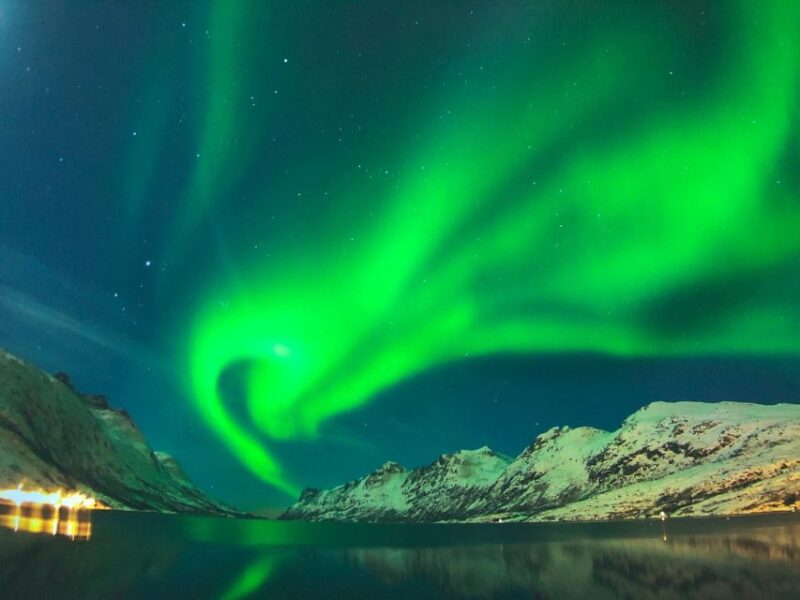 Reykjavík: Golden Circle Tour & Perlan Museum Tour - Visiting the Famous Geysir and Gullfoss Waterfall