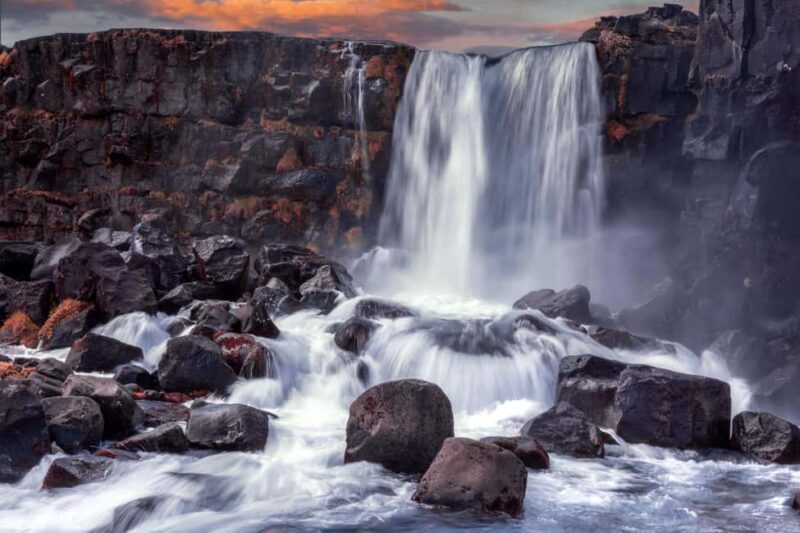 Reykjavik: Golden Circle & Waterfalls Tour in Chinese - Key Points