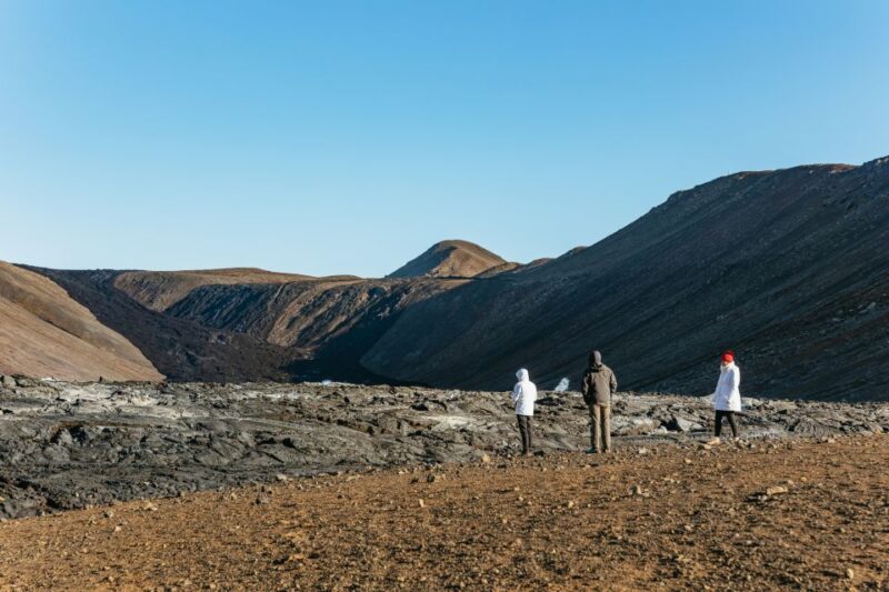 Reykjavik: Guided Tour to Volcano and Reykjanes Geopark - Physical Requirements and Accessibility