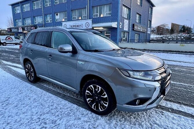 Reykjavik Iceland : Private transfer From / To KEF airport - Assistance and Convenience at Drop-Off Locations