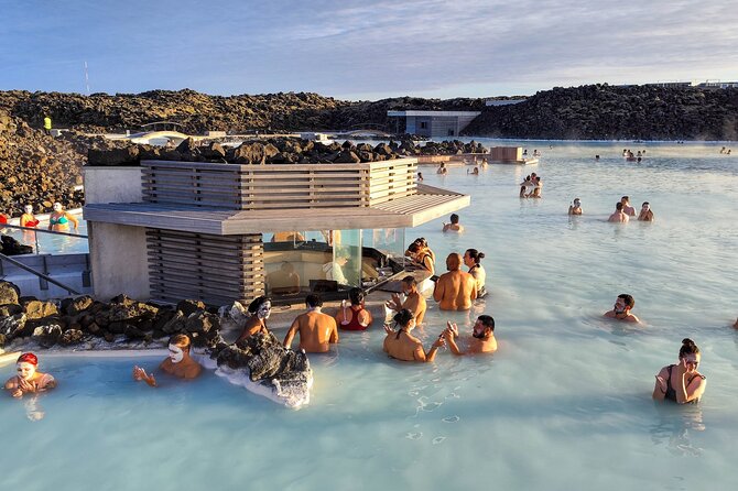 Reykjavík/KeflavíkBlue Lagoon, Silica & Retreat Transfer - Reliable Private Transfers Offer Stress-Free Travel to Icelands Hotspots