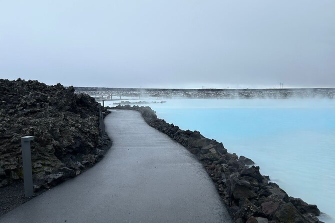 Reykjavík/KeflavíkBlue Lagoon, Silica & Retreat Transfer - Additional Comforts and Customer Support