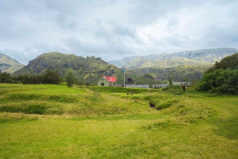 Reykjavik: Laugavegur Women-Only 4-day Hiking Tour - Discovering the Deserts and Glaciers of the Highlands