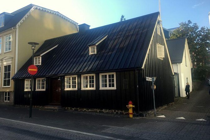 Reykjavik Main Sights and Hidden Spots: A Self-Guided Audio Walk - Flexibility and Group Size