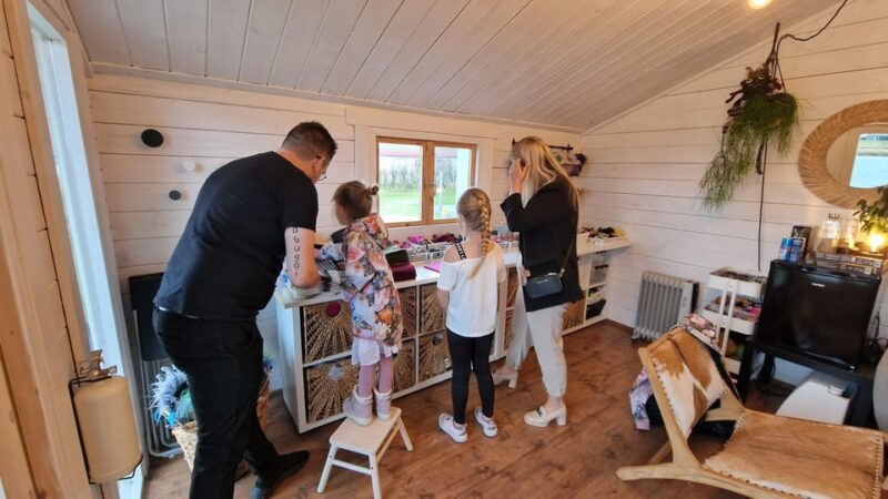 Reykjavik: Make an Icelandic Wool Monster - Who Will Appreciate This Experience Most?