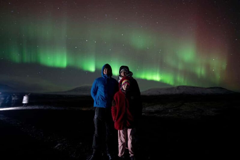 Reykjavik: Northern Lights Comfort Coach with Local Gift - How This Tour Compares to Other Aurora Experiences