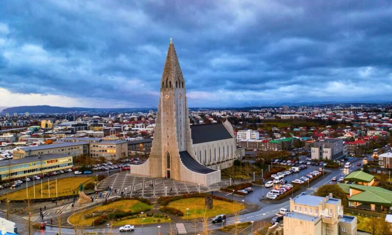 Reykjavík Platinum Tour: Heritage, Local Flavours & Perlan - Laugavegur & Rainbow Street: Shopping and Food Tasting