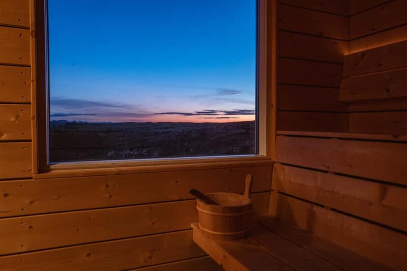 Reykjavík: Private Northern Lights Tour & Sauna Experience - Key Points