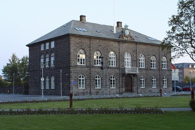 Reykjavik Sightseeing Tour - Exploring the Parliament House and Reykjavik City Hall