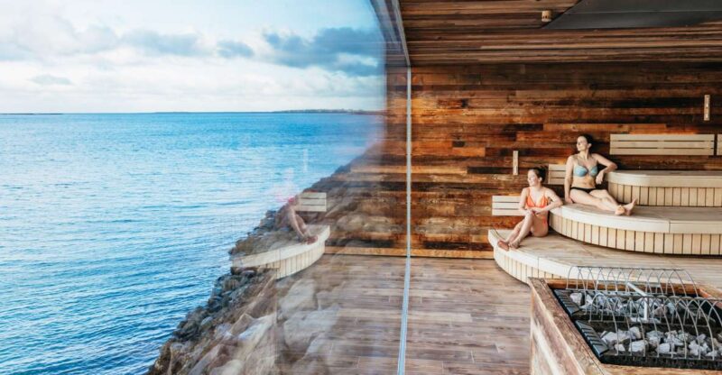 Reykjavik: Sky Lagoon Admission with Transfer - The Stunning Views at Sky Lagoon’s Infinity Pool