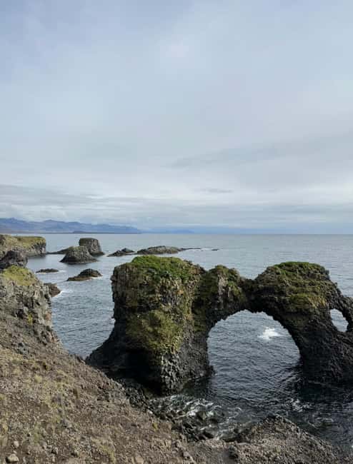 Reykjavik: Snæfellsnes Peninsula Day Tour Chinese Speaking - Visit the Picturesque Ingjaldshólskirkja Church