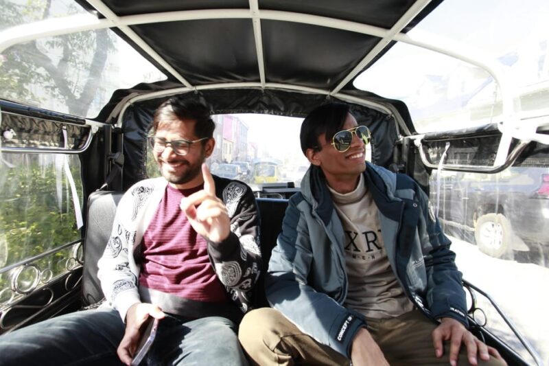 Reykjavík Tuk Tuk Tour - Expert Guides and Engaging Commentary