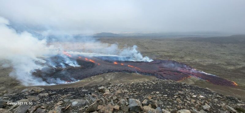 Reykjavík: Volcano Hike, Visit Grindavík and Blue Lagoon - Logistics and Group Size