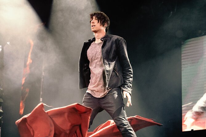 Reza Edge of Illusion Show in Branson - Branson’s Reza Edge of Illusion: A Two-Hour Magic Extravaganza