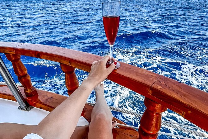 Rhodes Day Cruise (with lunch & unlimited drinks) 5,5 Hours - Visiting Anthony Quinn Bay for Water Fun