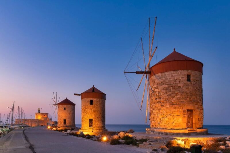 Rhodes: Guided Rhodes City By Night with Live Music & Dinner - Suitable for Nightlife Seekers and History Enthusiasts