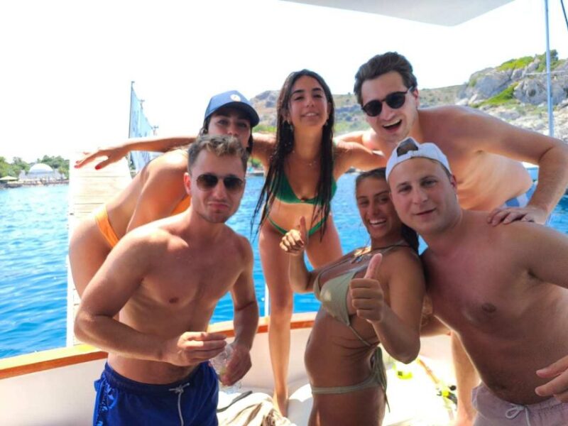 Rhodes island: private boat cruises to the best bays of Rhod - Testimonials: Warm Family Service