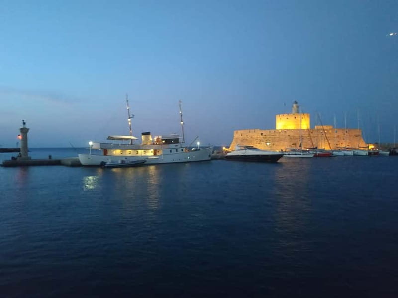 Rhodes: Night Cruise with Live Music and Sightseeing. - Scenic Highlights: Rhodes Old and New City at Night