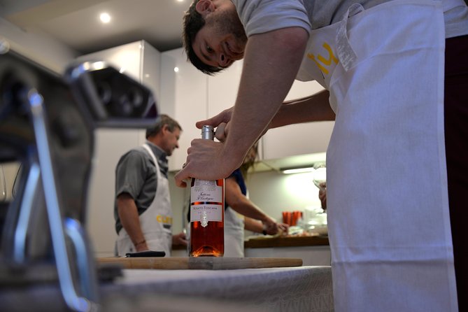 Rialto: Market Tour with Hands-on Cooking Class, Wine & Tiramisu - Exploring Rialto Market with a Local Chef