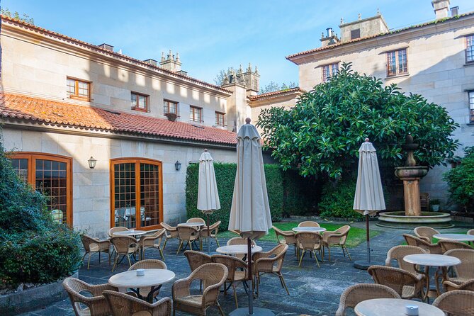 Rias Baixas PRIVATE Shore tour - Discovering Combarro’s Traditional Granaries and Houses