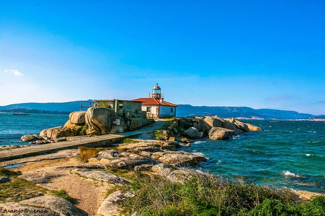 Rías Baixas Private Tour with Wine Tasing, Food, Mussels Boat and Pickup - Visiting La Toja Island and Its Spa Town Charm
