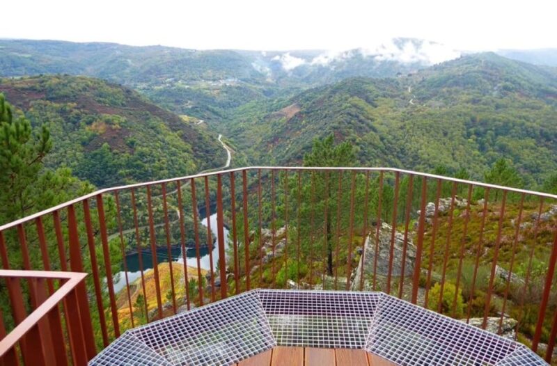 Ribeira Sacra & Ourense Day Tour with Catarmaran Cruise - Discovering the Roman and Thermal Heritage of Ourense