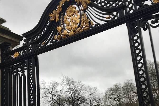 Rich people behaving badly - Visiting St. Jamess Park and Royal Gossip