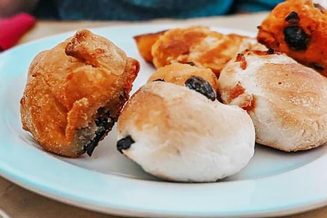 Rich tasting of Salento wines - Starting Point at La Bottega Del Nonno in Lecce