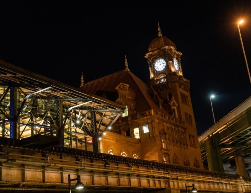 Richmond Ghosts Boos and Booze Haunted Pub Crawl - The Guide’s Role and Tour Pacing