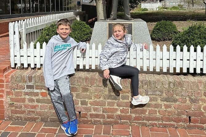 Richmond Puzzling Adventure Scavenger Hunt Walking Activity - Richmond Puzzling Adventure Scavenger Hunt Walking Activity: A Fun and Informative Way to Explore Richmond